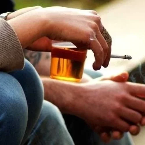 Risco Aumentado de Demência Associado ao Tabagismo e Alcoolismo