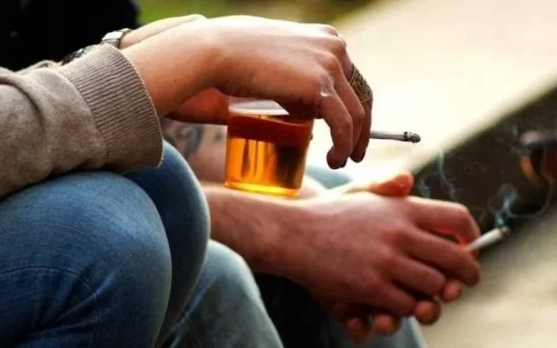Risco Aumentado de Demência Associado ao Tabagismo e Alcoolismo