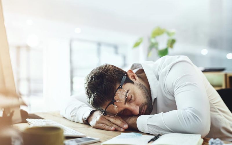 Substâncias Químicas e Sono: Estudo Revela que as Substâncias ‘Eternas’ Podem Estar Ligadas a Problemas de Sono Crônicos